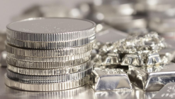 أسعار الفضة ترتفع خلال تعاملات اليوم الجمعة، وعيار 925 يتجاوز 100 جنيه